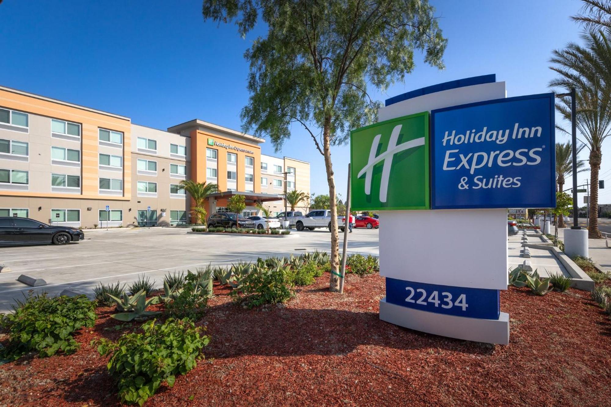 Holiday Inn Express & Suites - Hawaiian Gardens By Ihg Extérieur photo