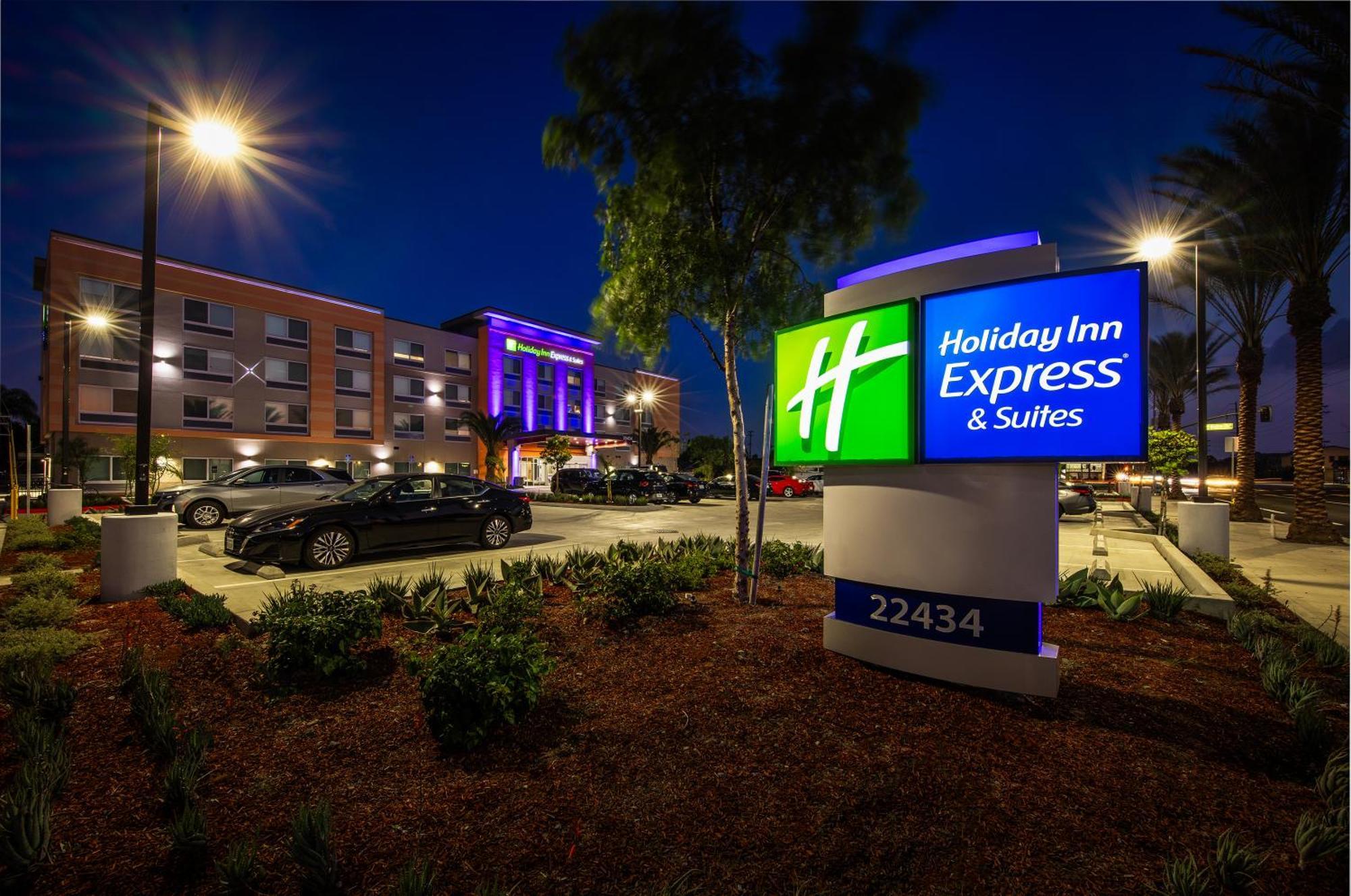 Holiday Inn Express & Suites - Hawaiian Gardens By Ihg Extérieur photo